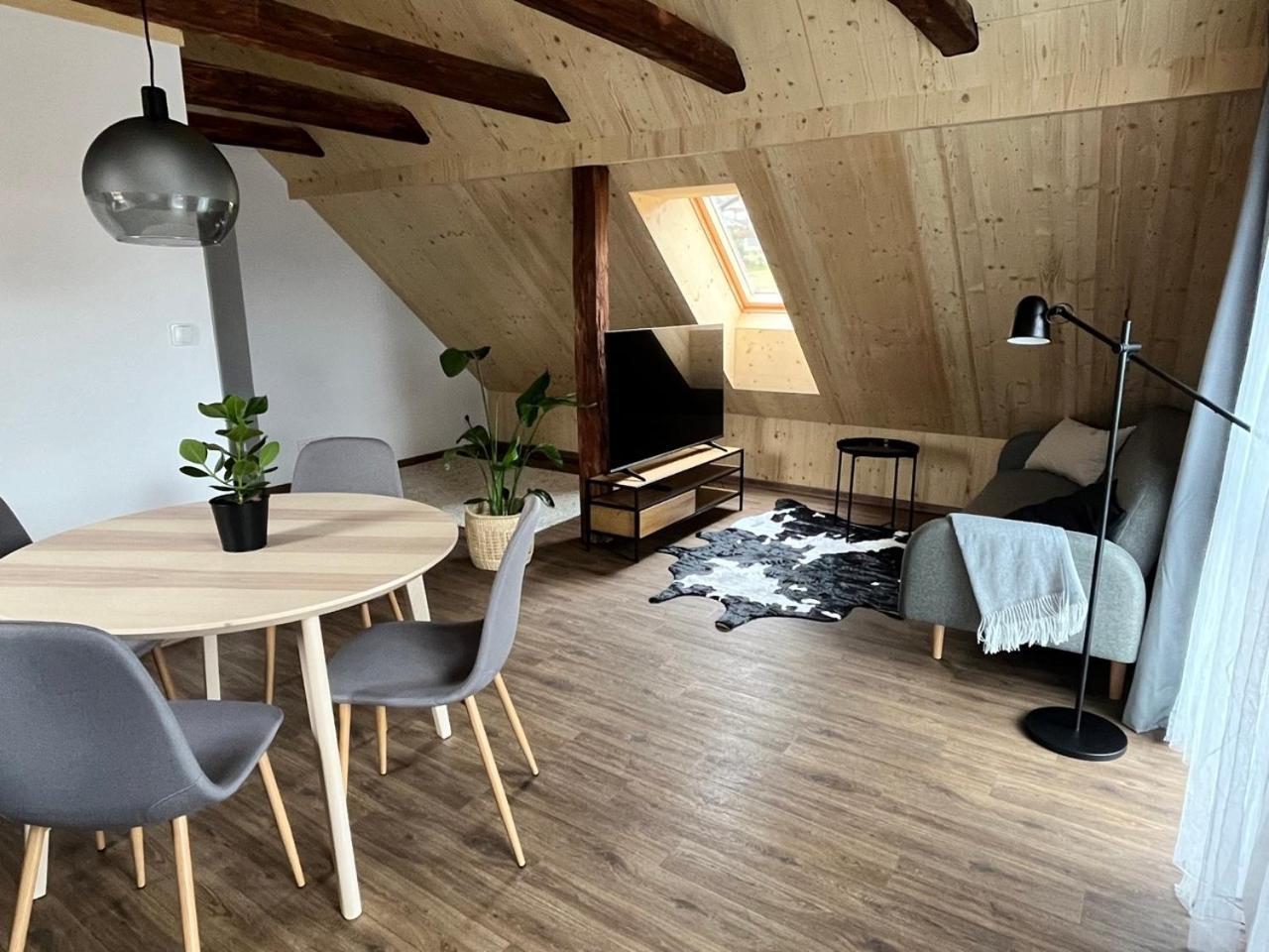 Sanky Apartmany ลิเบอเรซ ภายนอก รูปภาพ