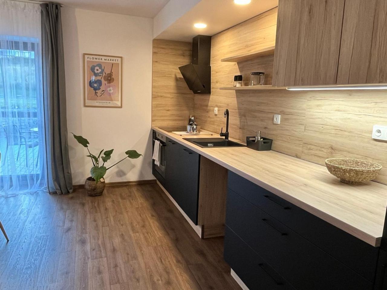 Sanky Apartmany ลิเบอเรซ ภายนอก รูปภาพ